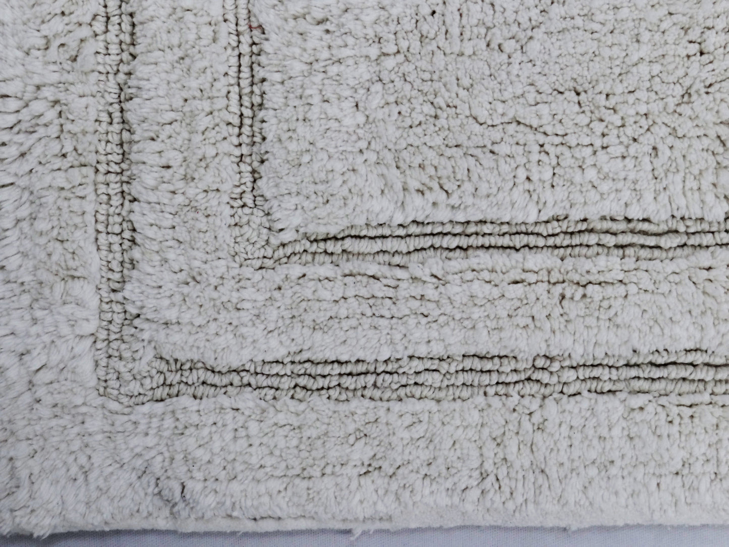 HOME Ivory Plain Bath Rug