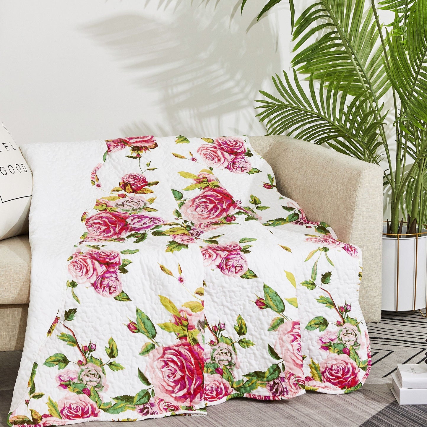 Roses Floral, quilted Throw Blanket - 50 x 60"