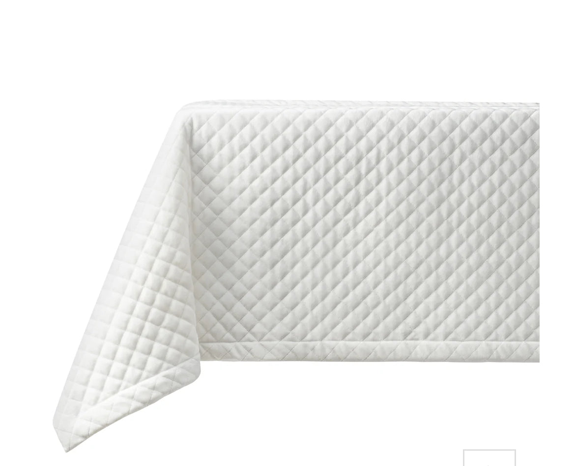 Quilted Washable Tablecloth