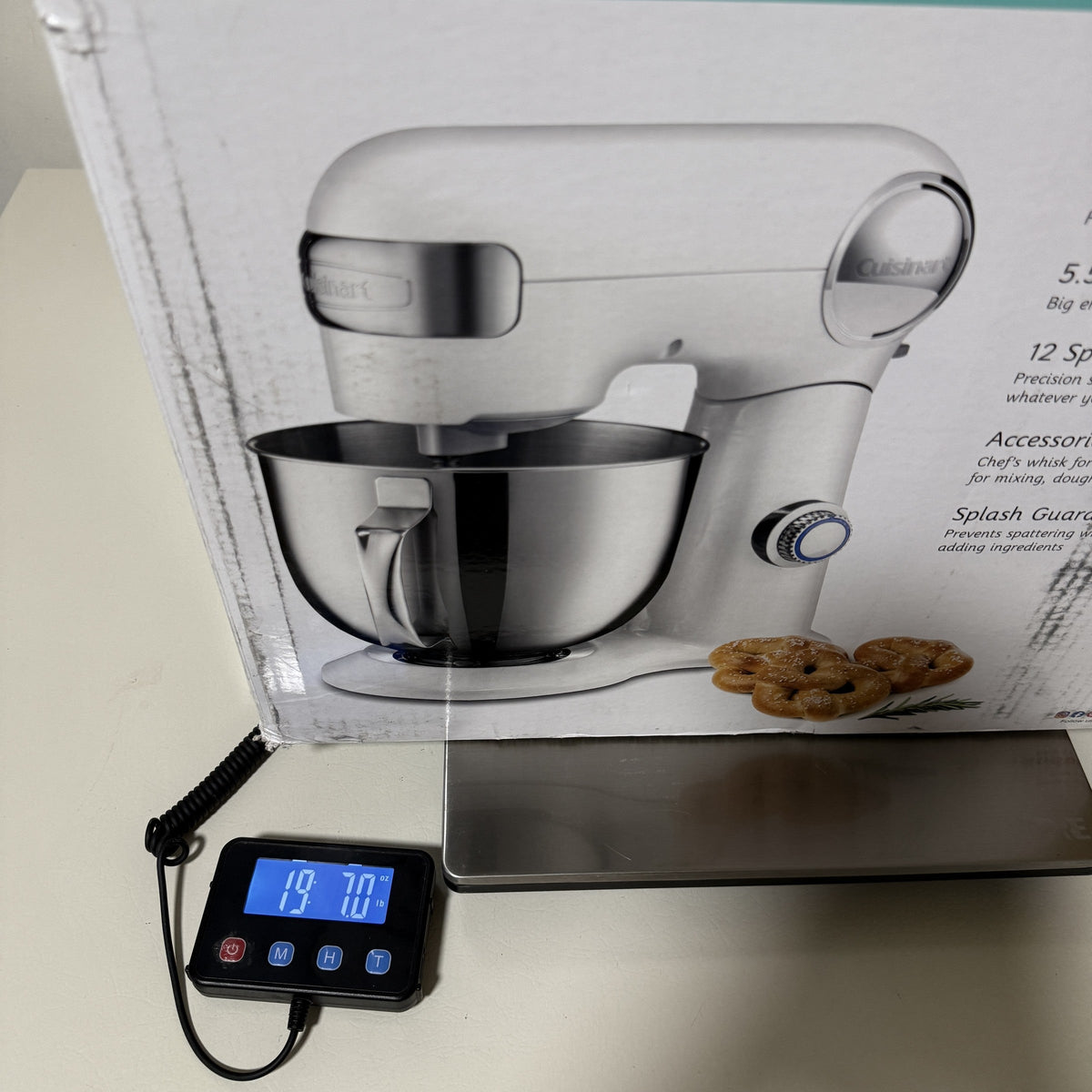 Cuisinart Precision Master SM-50 5.5 Quart Stand Mixer 500W 12-Speed White Linen