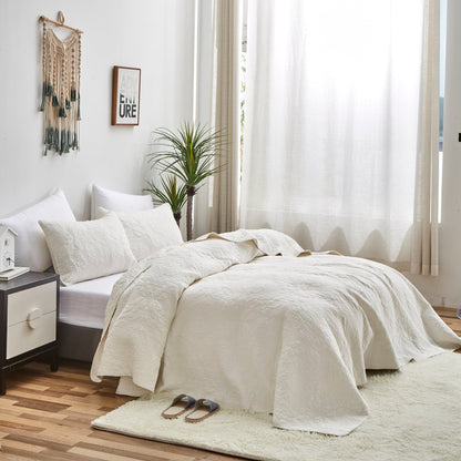 Cream Ivory Paisley Damask Stitch Matelassé Cotton Quilt Set