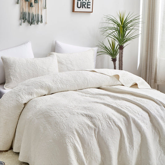 Cream Ivory Paisley Damask Stitch Matelassé Cotton Quilt Set