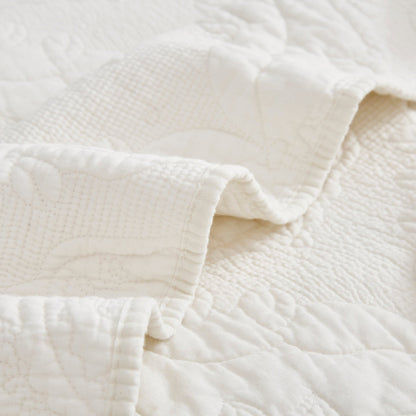 Cream Ivory Paisley Damask Stitch Matelassé Cotton Quilt Set