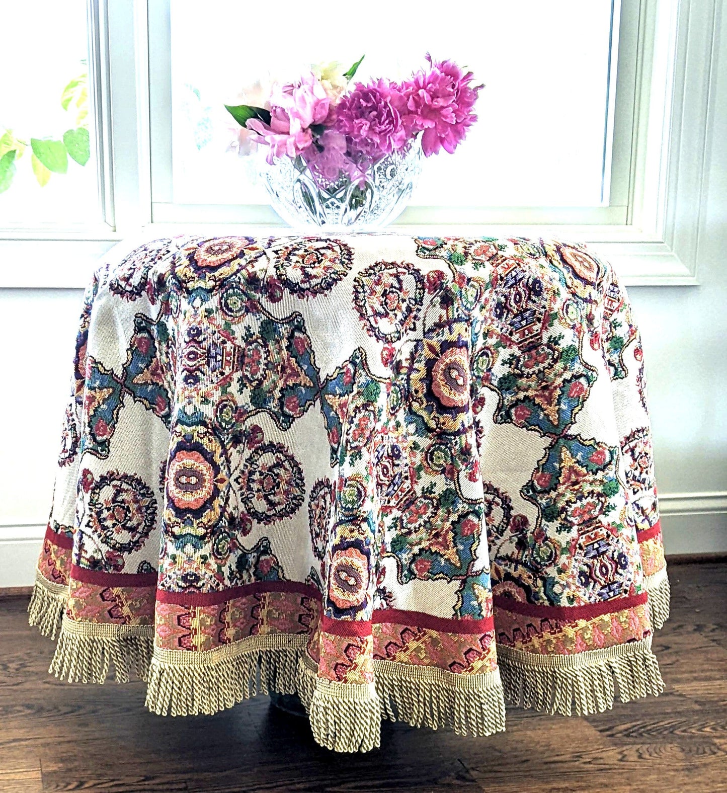 Ivory Colorful Ornate Paisley Woven Tablecloth