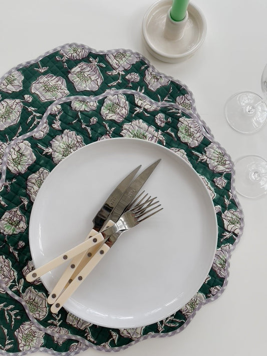 Quilted Scalloped Placemats