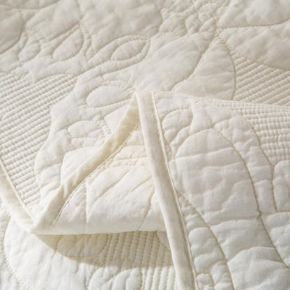 Cream Ivory Paisley Damask Stitch Matelassé Cotton Quilt Set