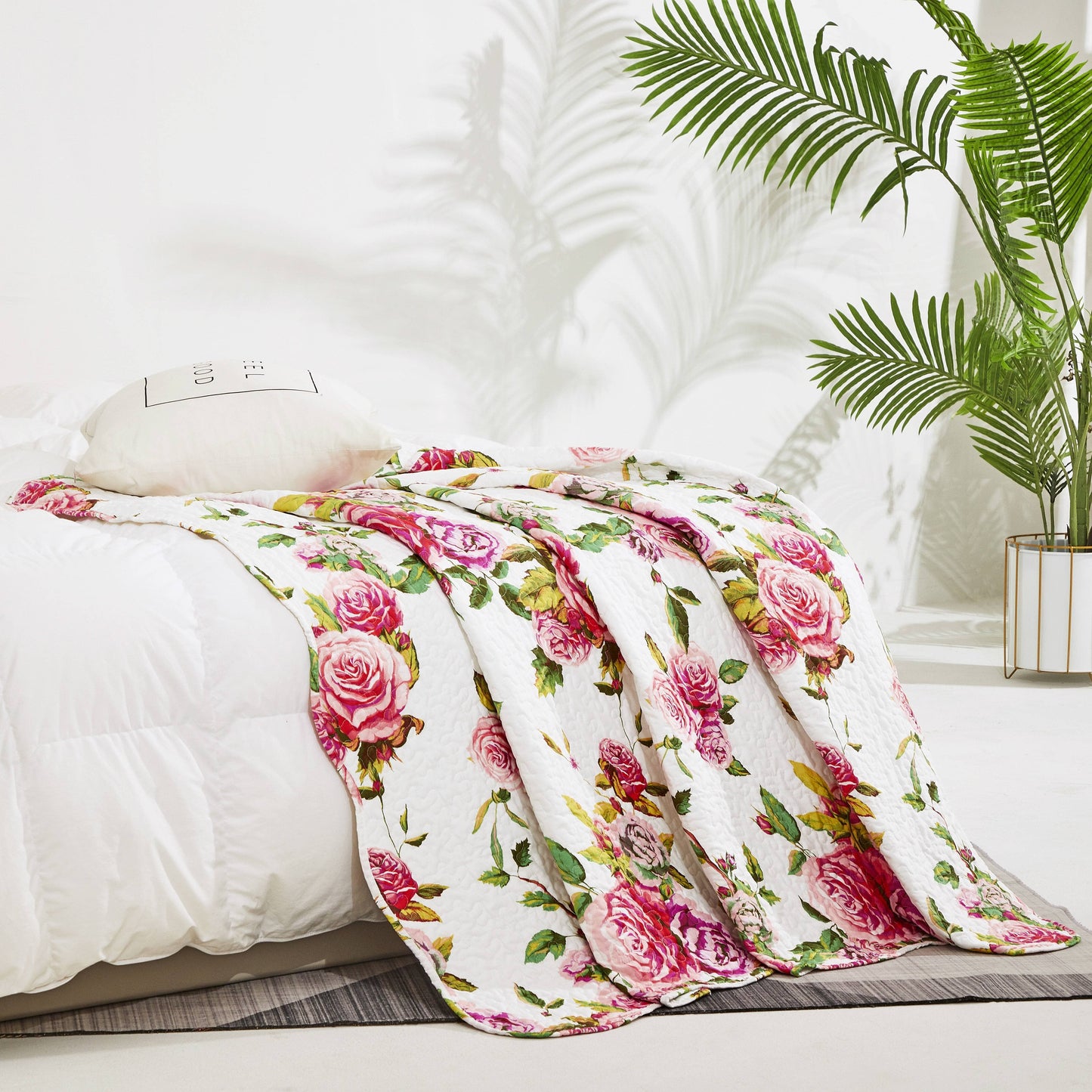 Roses Floral, quilted Throw Blanket - 50 x 60"