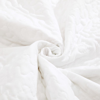 Roses Floral, quilted Throw Blanket - 50 x 60"